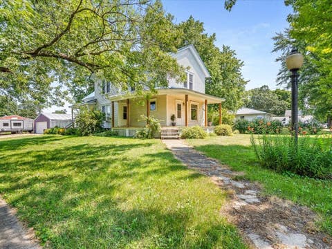 Homes For Sale - 227 South Street<br/> Lee County, FRANKLIN GROVE, IL 61031