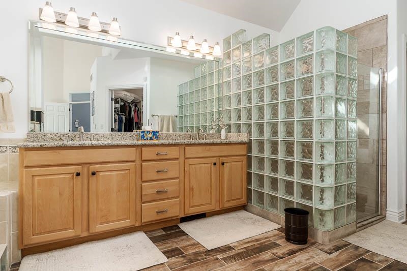 Belvidere, Illinois 61008, United States, 4 Bedrooms Bedrooms, ,4 BathroomsBathrooms,Residential,Pending,59519