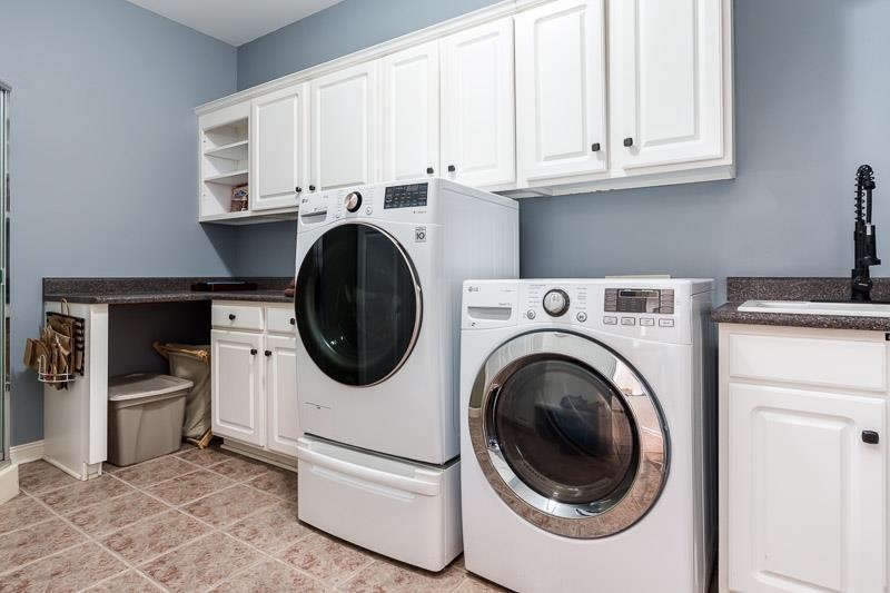 Belvidere, Illinois 61008, United States, 4 Bedrooms Bedrooms, ,4 BathroomsBathrooms,Residential,Pending,59519