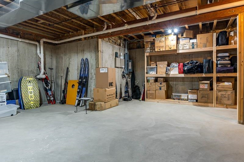 Belvidere, Illinois 61008, United States, 4 Bedrooms Bedrooms, ,4 BathroomsBathrooms,Residential,Pending,59519