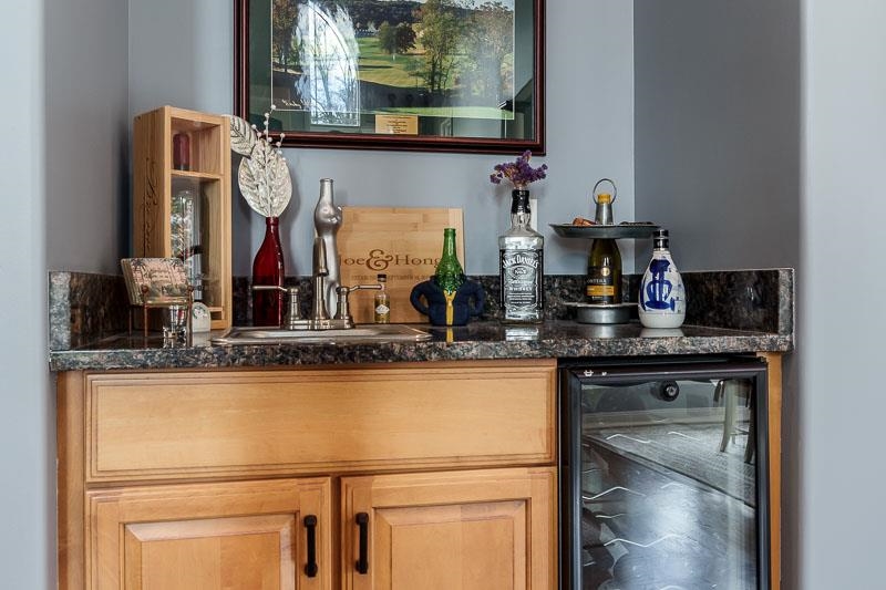 Belvidere, Illinois 61008, United States, 4 Bedrooms Bedrooms, ,4 BathroomsBathrooms,Residential,Pending,59519