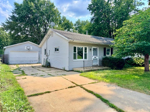 Homes For Sale - 1111 Evans Avenue<br/> MACHESNEY PARK, IL 61115