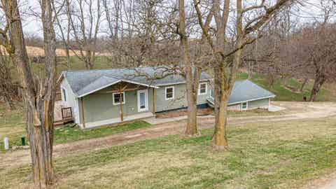 Homes For Sale - 13800 W Valley Road<br/> EAST DUBUQUE, IL 61025