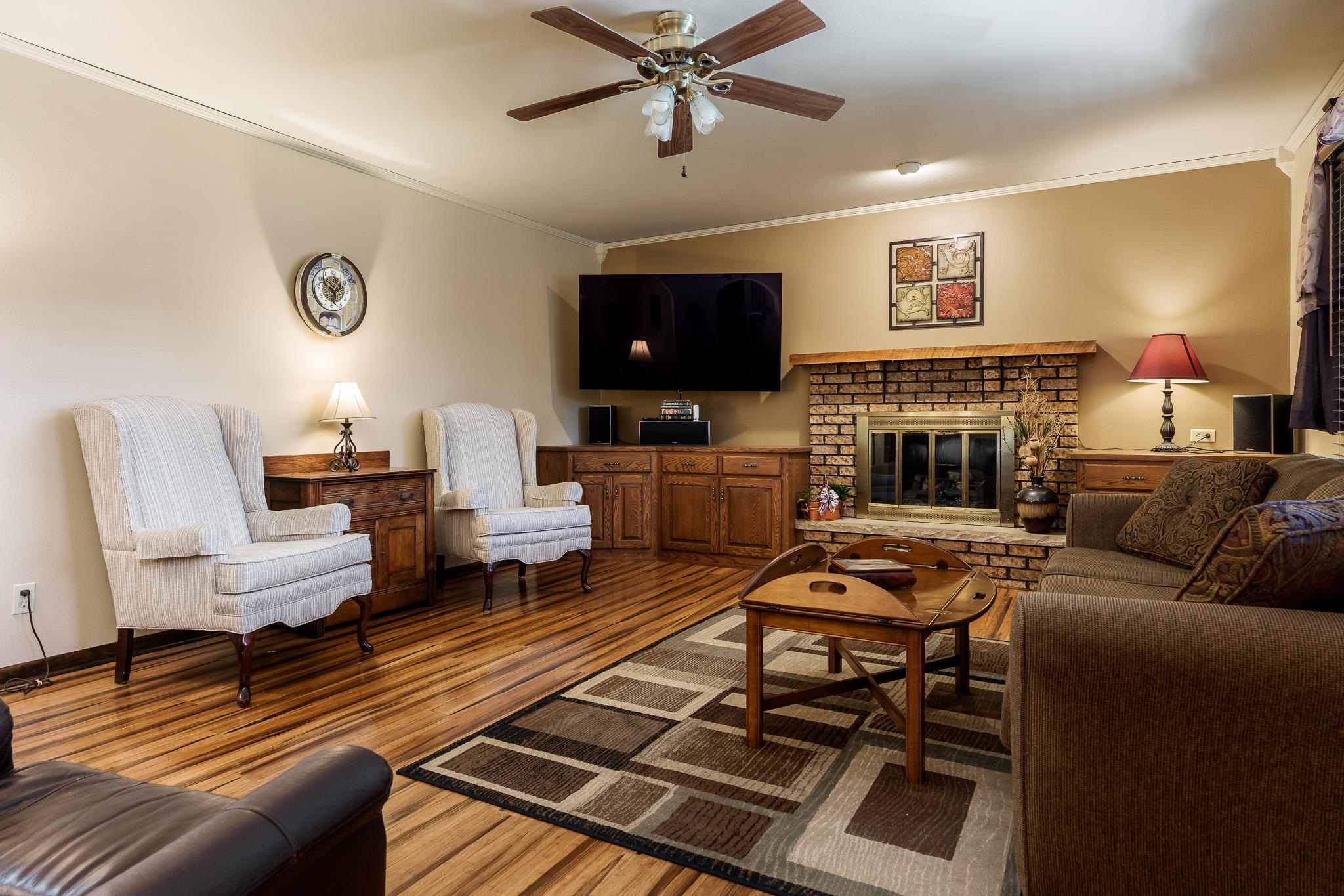 Rockford, Illinois 61101, United States, 4 Bedrooms Bedrooms, ,3 BathroomsBathrooms,Residential,Active,197644