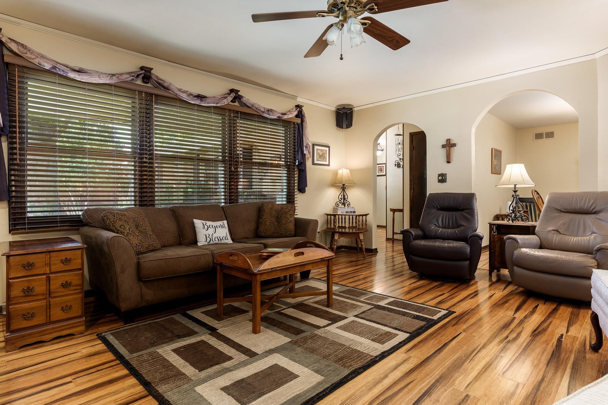 Rockford, Illinois 61101, United States, 4 Bedrooms Bedrooms, ,3 BathroomsBathrooms,Residential,Active,197644