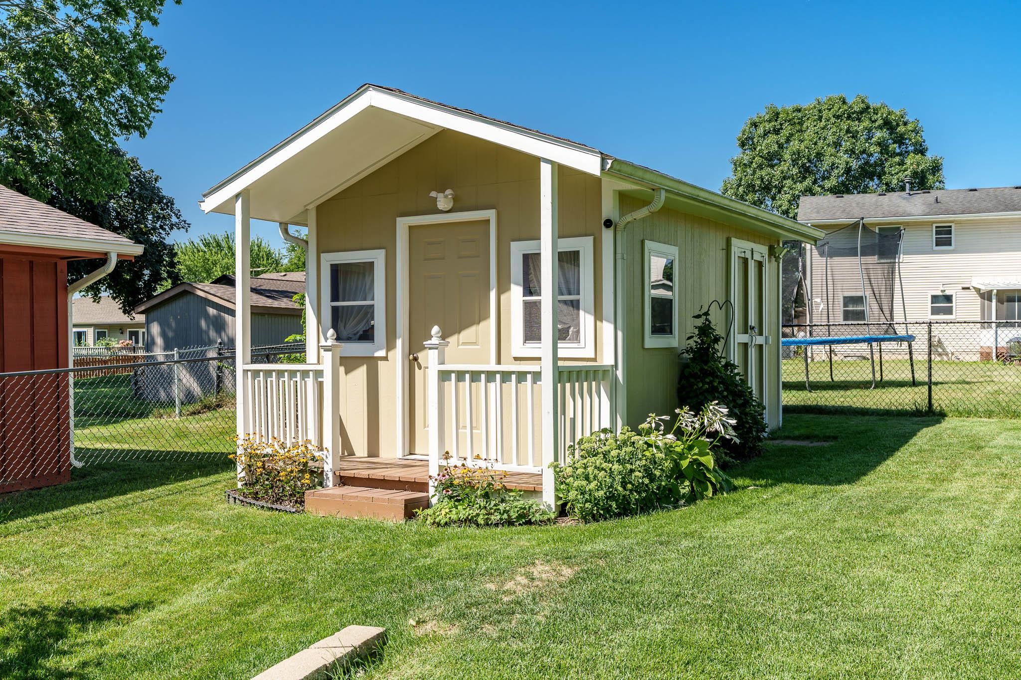 Rockford, Illinois 61101, United States, 4 Bedrooms Bedrooms, ,3 BathroomsBathrooms,Residential,Active,197644