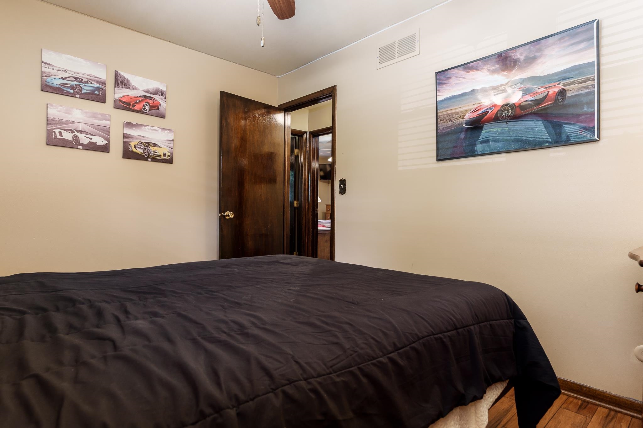 Rockford, Illinois 61101, United States, 4 Bedrooms Bedrooms, ,3 BathroomsBathrooms,Residential,Active,197644