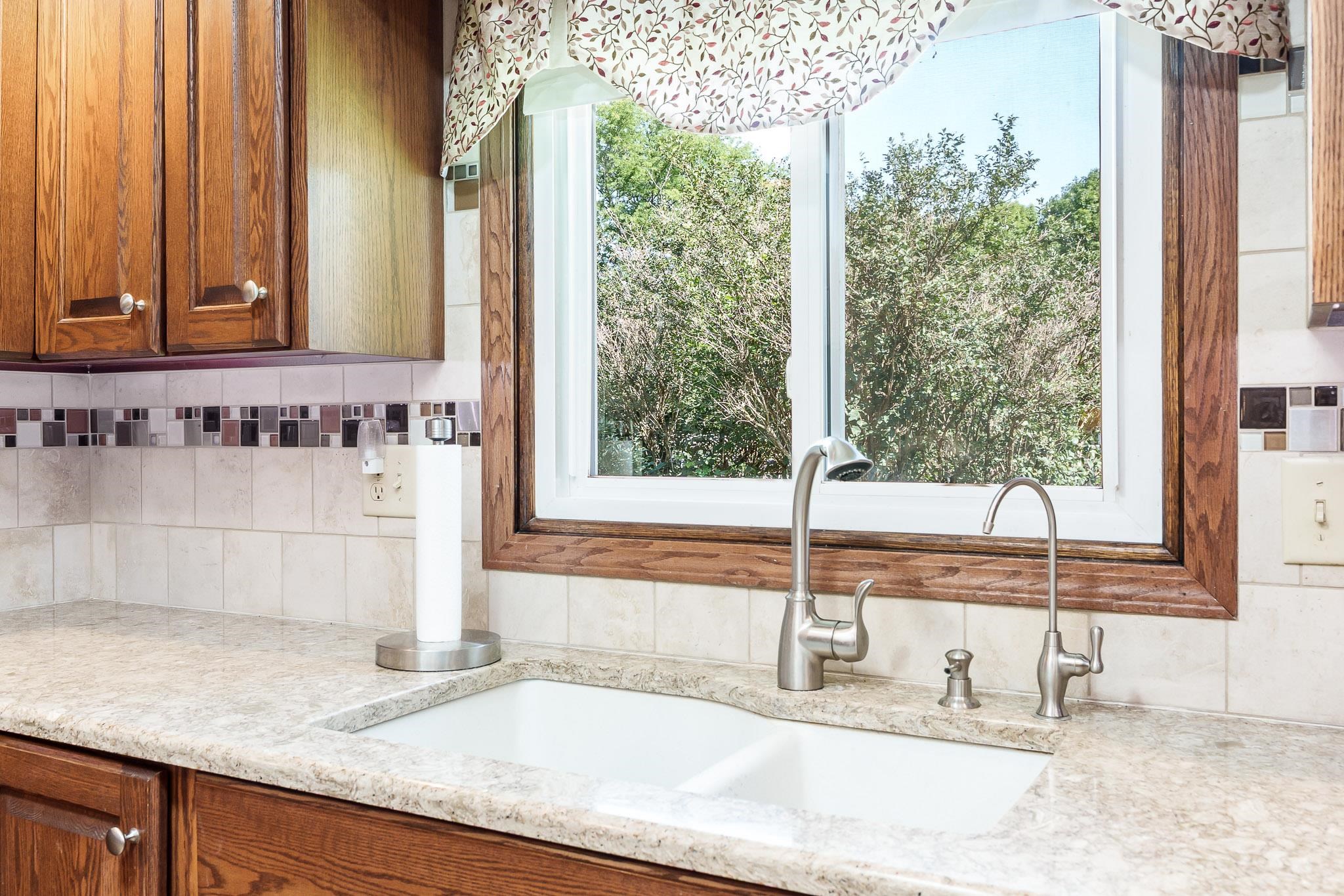 Rockford, Illinois 61101, United States, 4 Bedrooms Bedrooms, ,3 BathroomsBathrooms,Residential,Active,197644