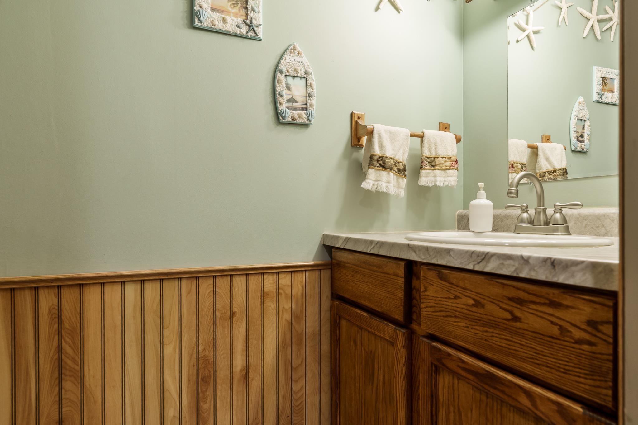 Rockford, Illinois 61101, United States, 4 Bedrooms Bedrooms, ,3 BathroomsBathrooms,Residential,Active,197644