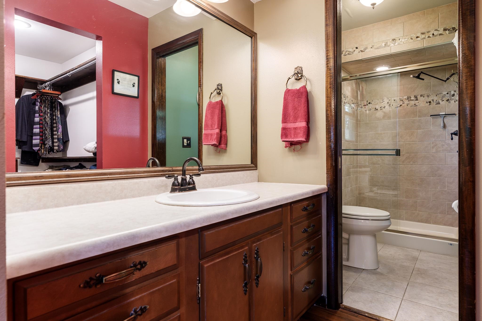 Rockford, Illinois 61101, United States, 4 Bedrooms Bedrooms, ,3 BathroomsBathrooms,Residential,Active,197644