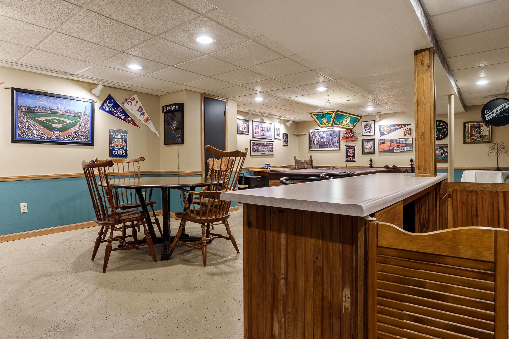 Rockford, Illinois 61101, United States, 4 Bedrooms Bedrooms, ,3 BathroomsBathrooms,Residential,Active,197644