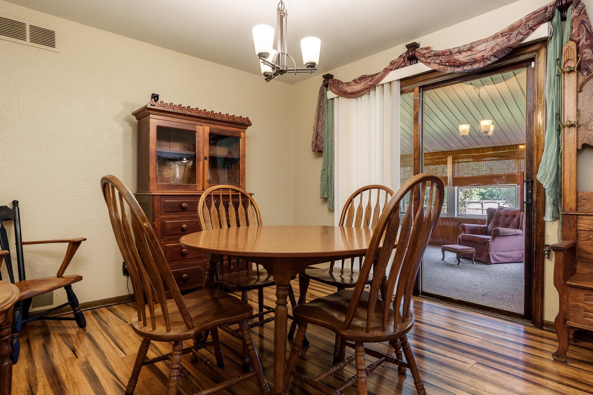 Rockford, Illinois 61101, United States, 4 Bedrooms Bedrooms, ,3 BathroomsBathrooms,Residential,Active,197644