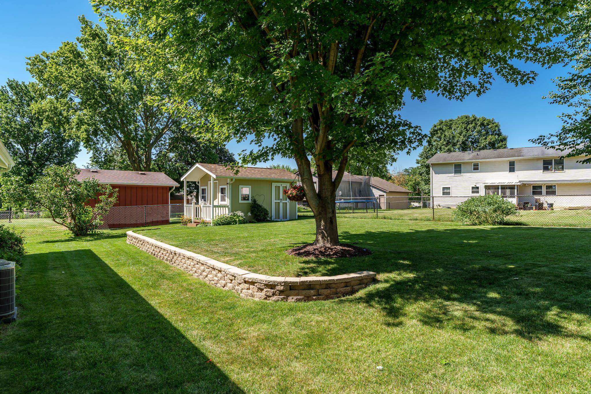 Rockford, Illinois 61101, United States, 4 Bedrooms Bedrooms, ,3 BathroomsBathrooms,Residential,Active,197644