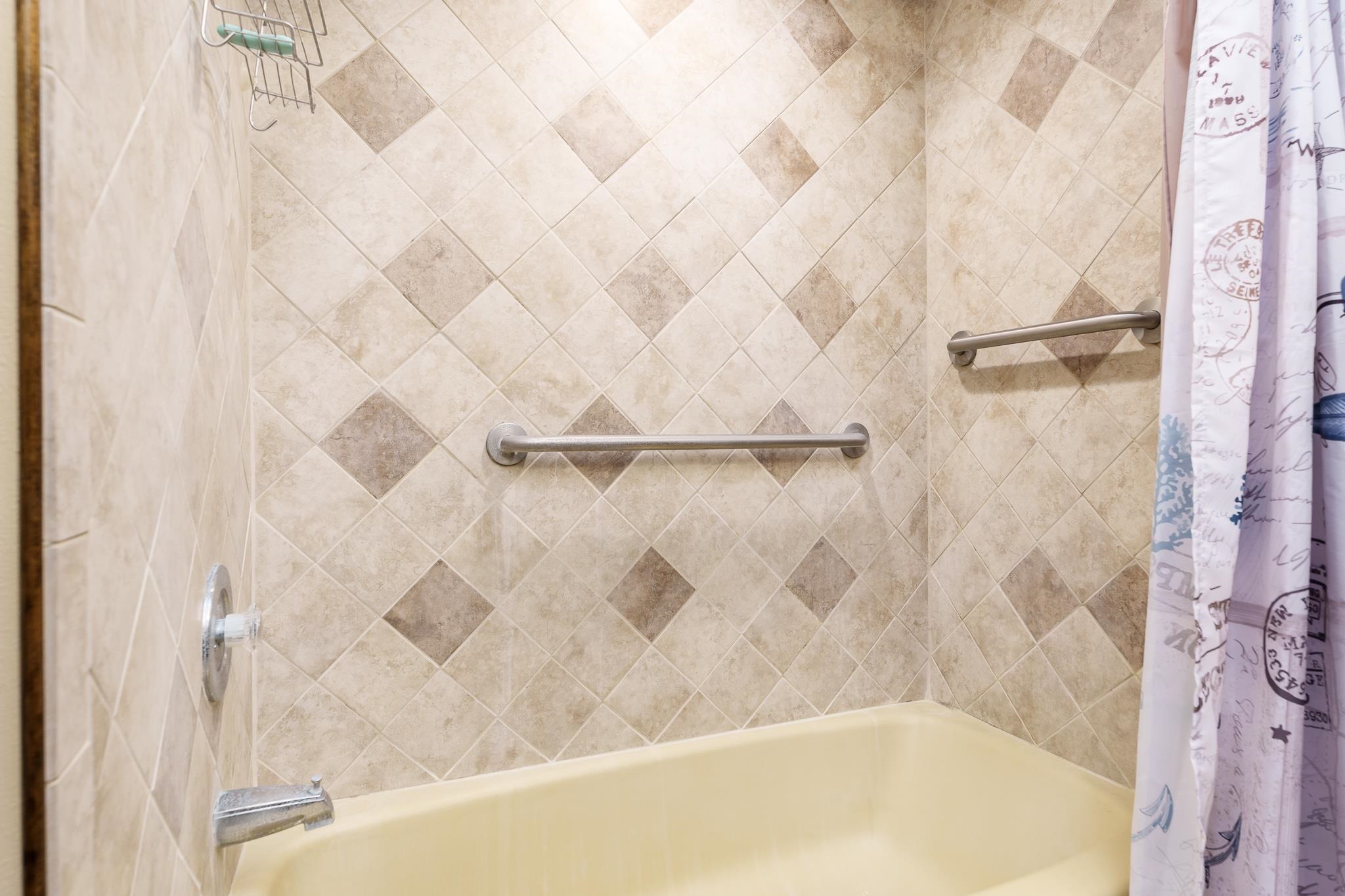 Rockford, Illinois 61101, United States, 4 Bedrooms Bedrooms, ,3 BathroomsBathrooms,Residential,Active,197644