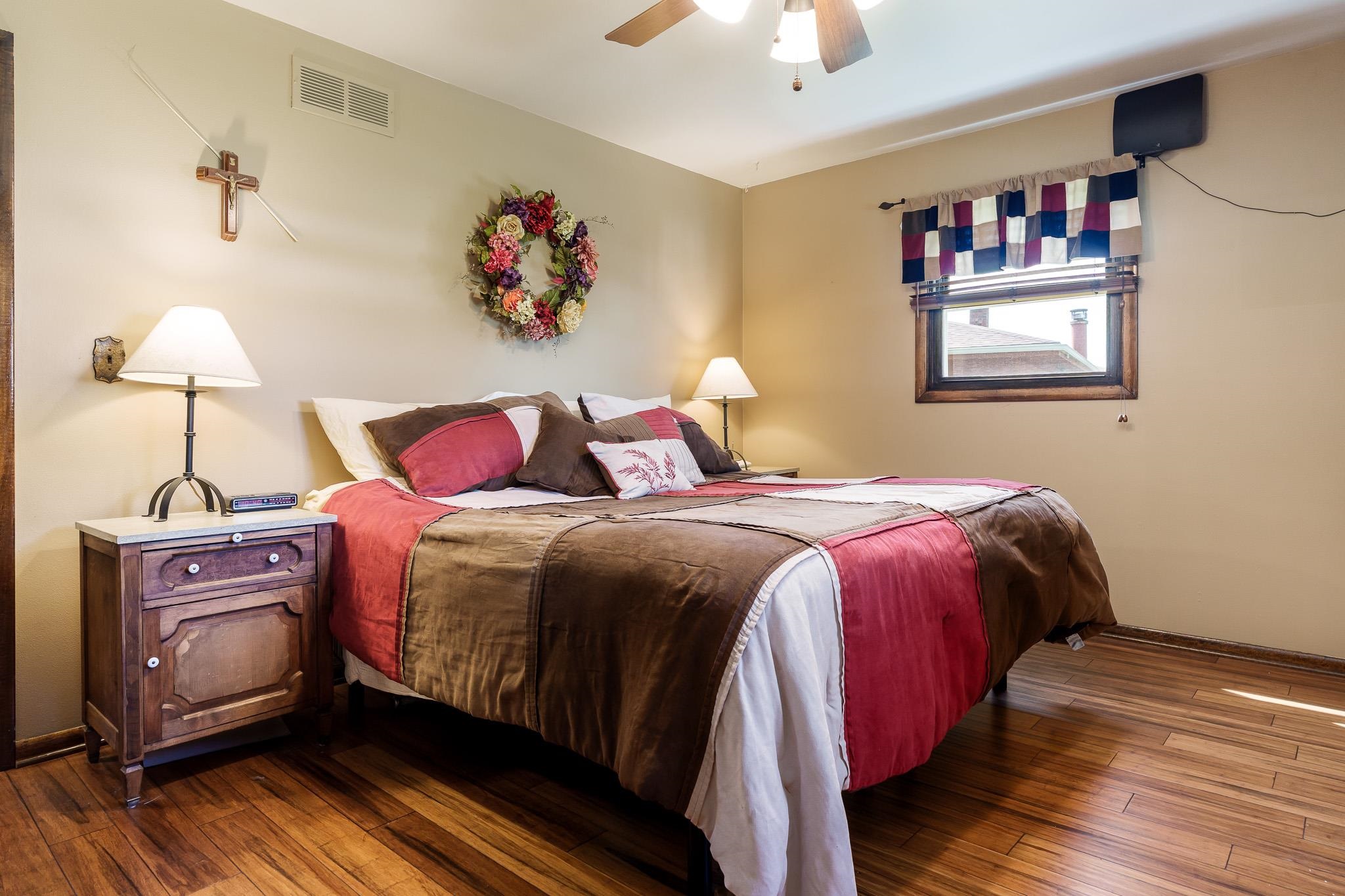 Rockford, Illinois 61101, United States, 4 Bedrooms Bedrooms, ,3 BathroomsBathrooms,Residential,Active,197644