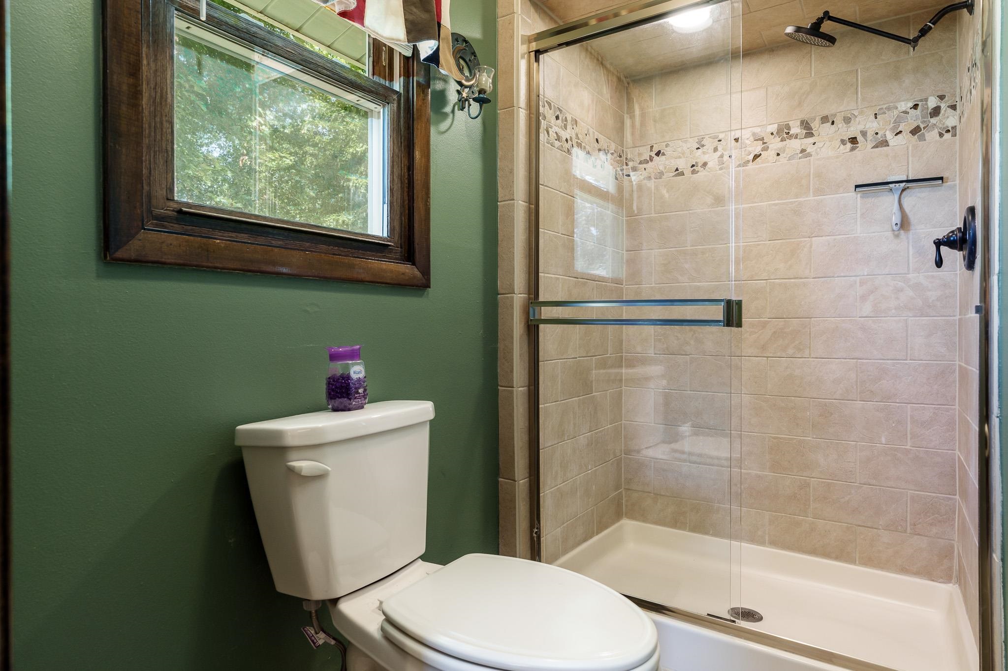 Rockford, Illinois 61101, United States, 4 Bedrooms Bedrooms, ,3 BathroomsBathrooms,Residential,Active,197644