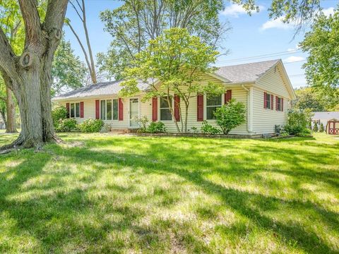 Homes For Sale - 8318 Cameo Drive<br/> MACHESNEY PARK, IL 61115