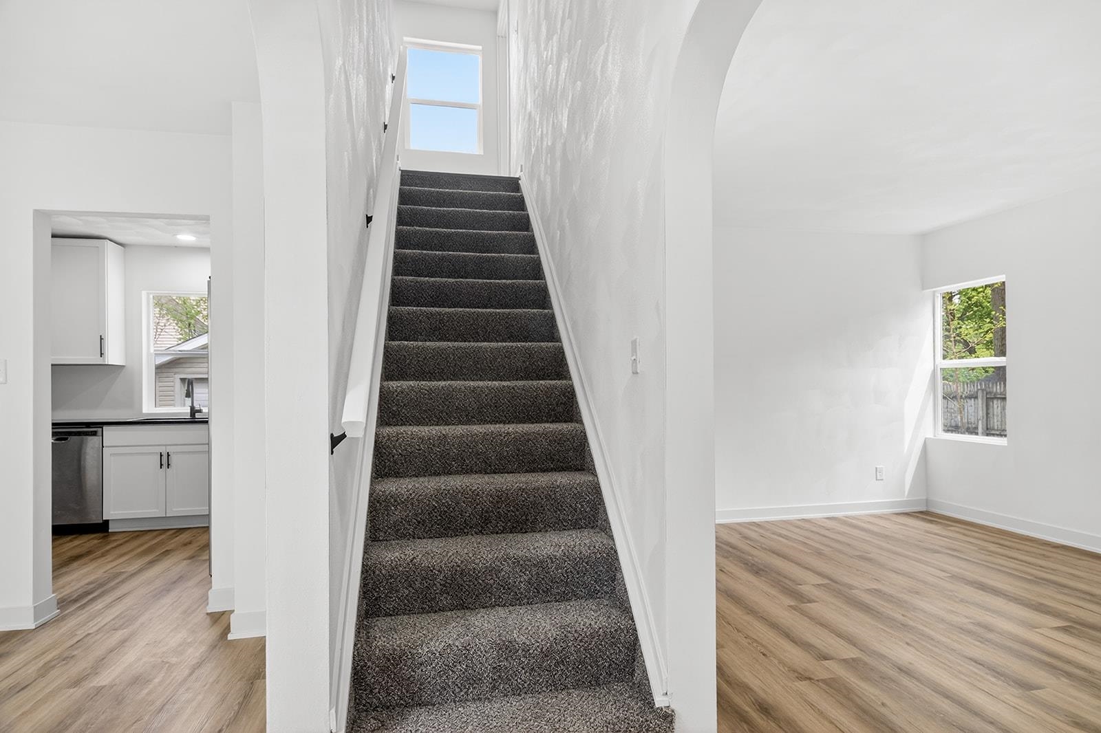2031 Ridge Avenue - Photo 4
