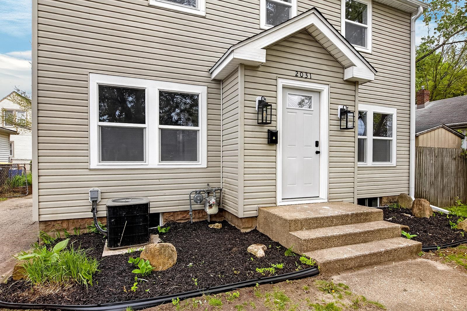 2031 Ridge Avenue - Photo 3