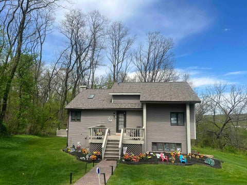 Homes For Sale - 39 Valleywood Lane<br/> GALENA, IL 61036
