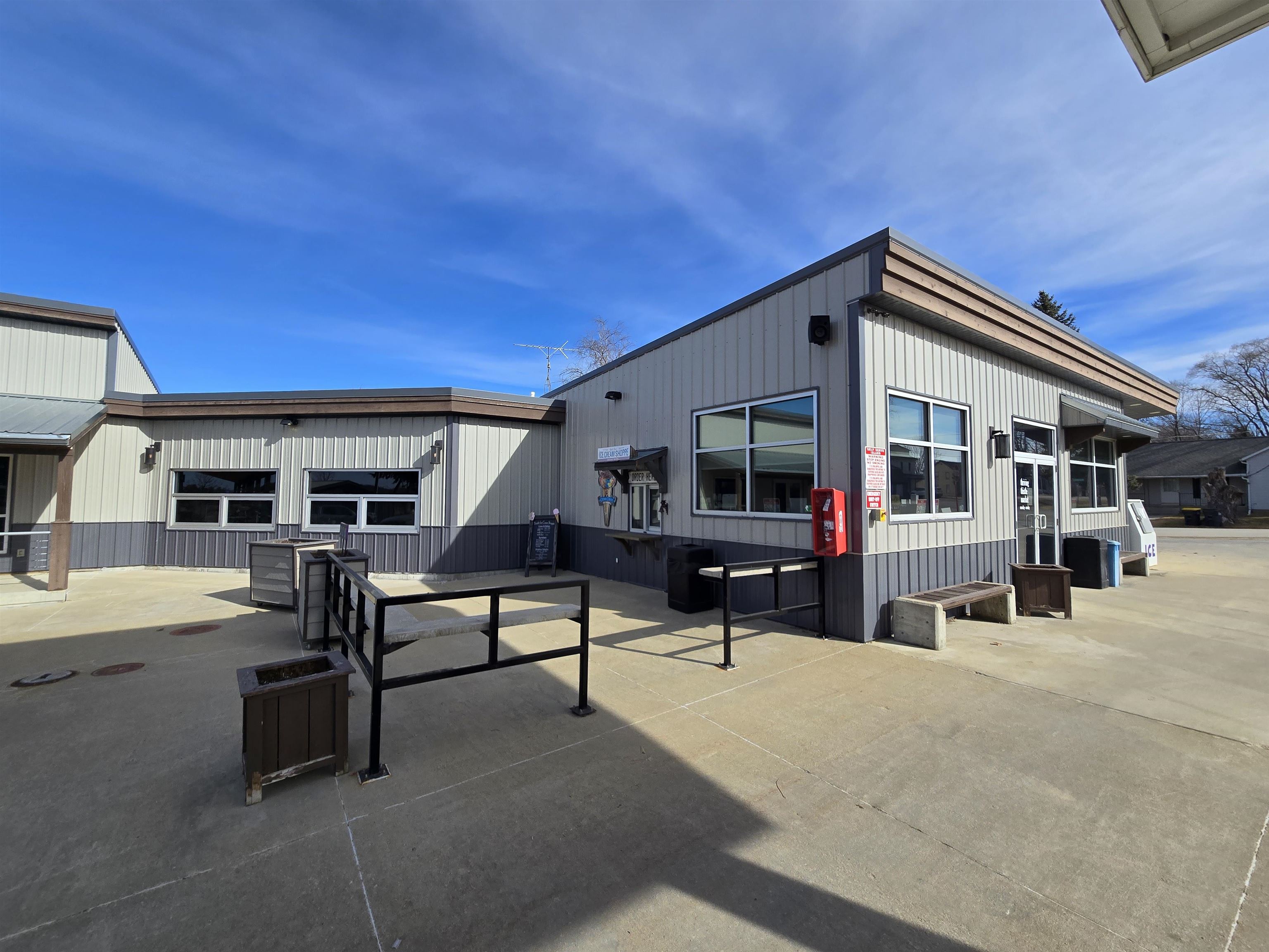 300 W Hickory Street