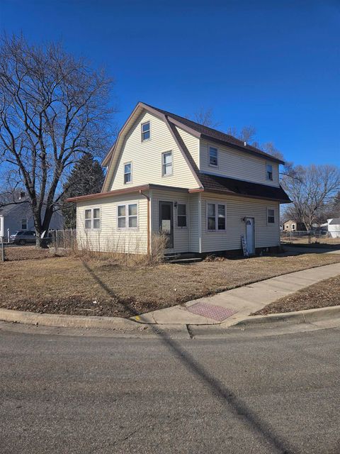 Homes For Sale - 7650 Rogers Street<br/> MACHESNEY PARK, IL 61115
