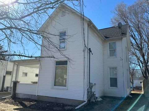 Multifamily For Sale - 408 N West Avenue<br/> Stephenson County, FREEPORT, IL 61032