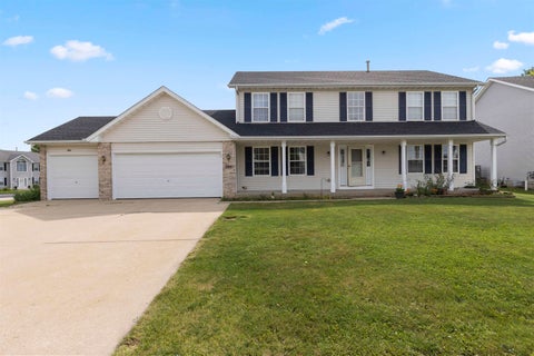 Homes For Sale - 402 Scarlet Oak Drive<br/> POPLAR GROVE, IL 61065