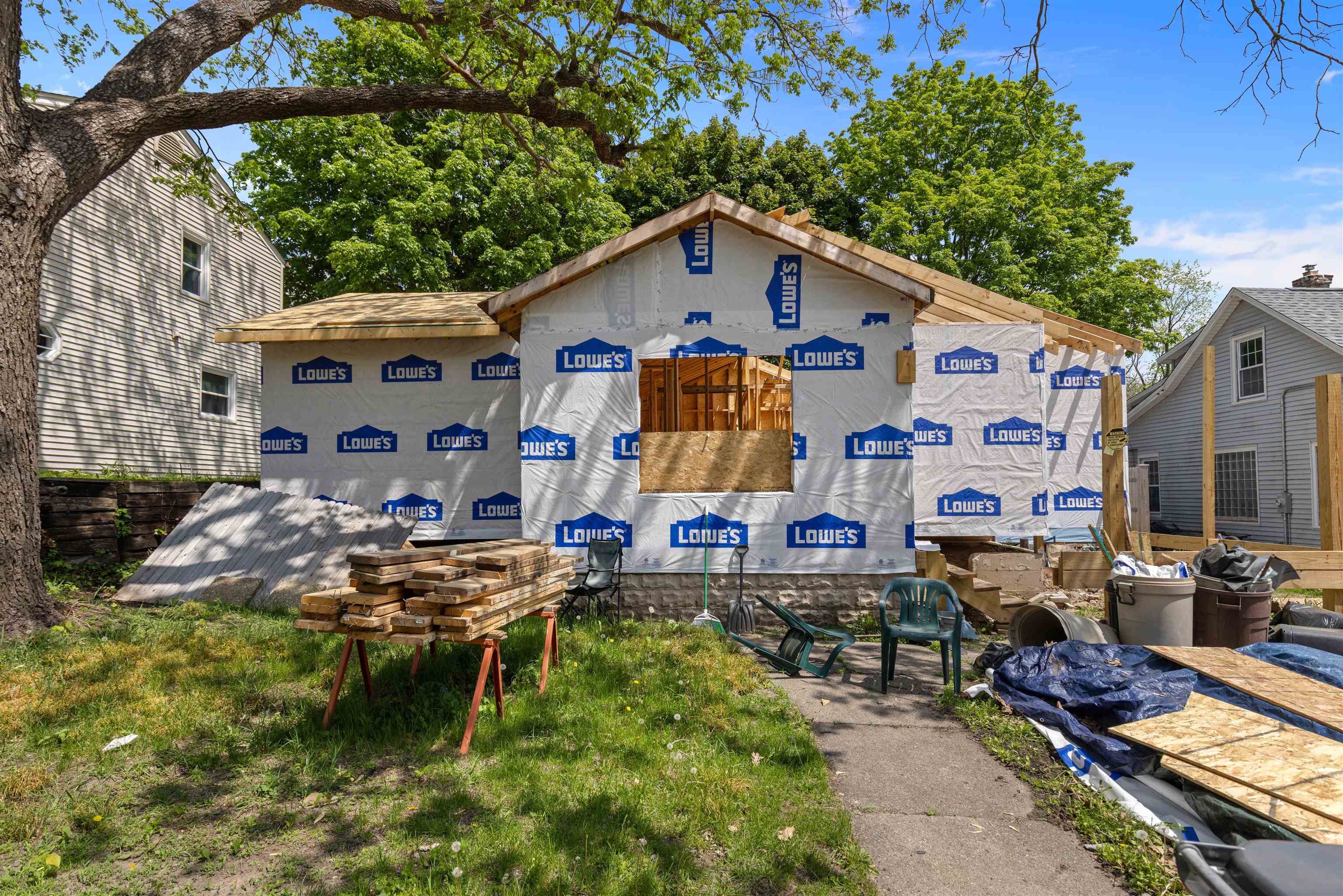 MLS: 202502536