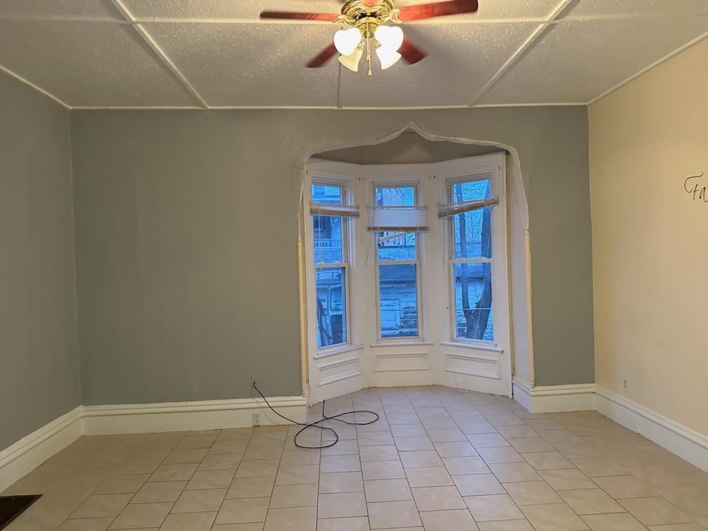 Rockford, Illinois 61102, United States, 5 Bedrooms Bedrooms, ,2 BathroomsBathrooms,Residential,Pending,11543