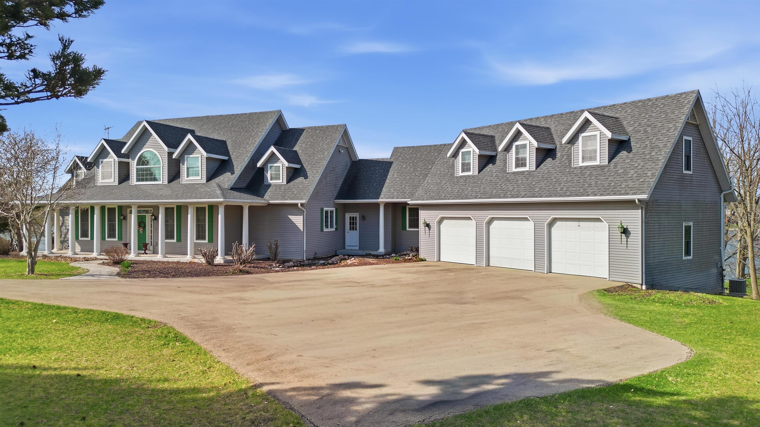 Lake Carroll, Illinois, 61046, United States, 5 Bedrooms Bedrooms, ,5 BathroomsBathrooms,Residential,Active,2035681