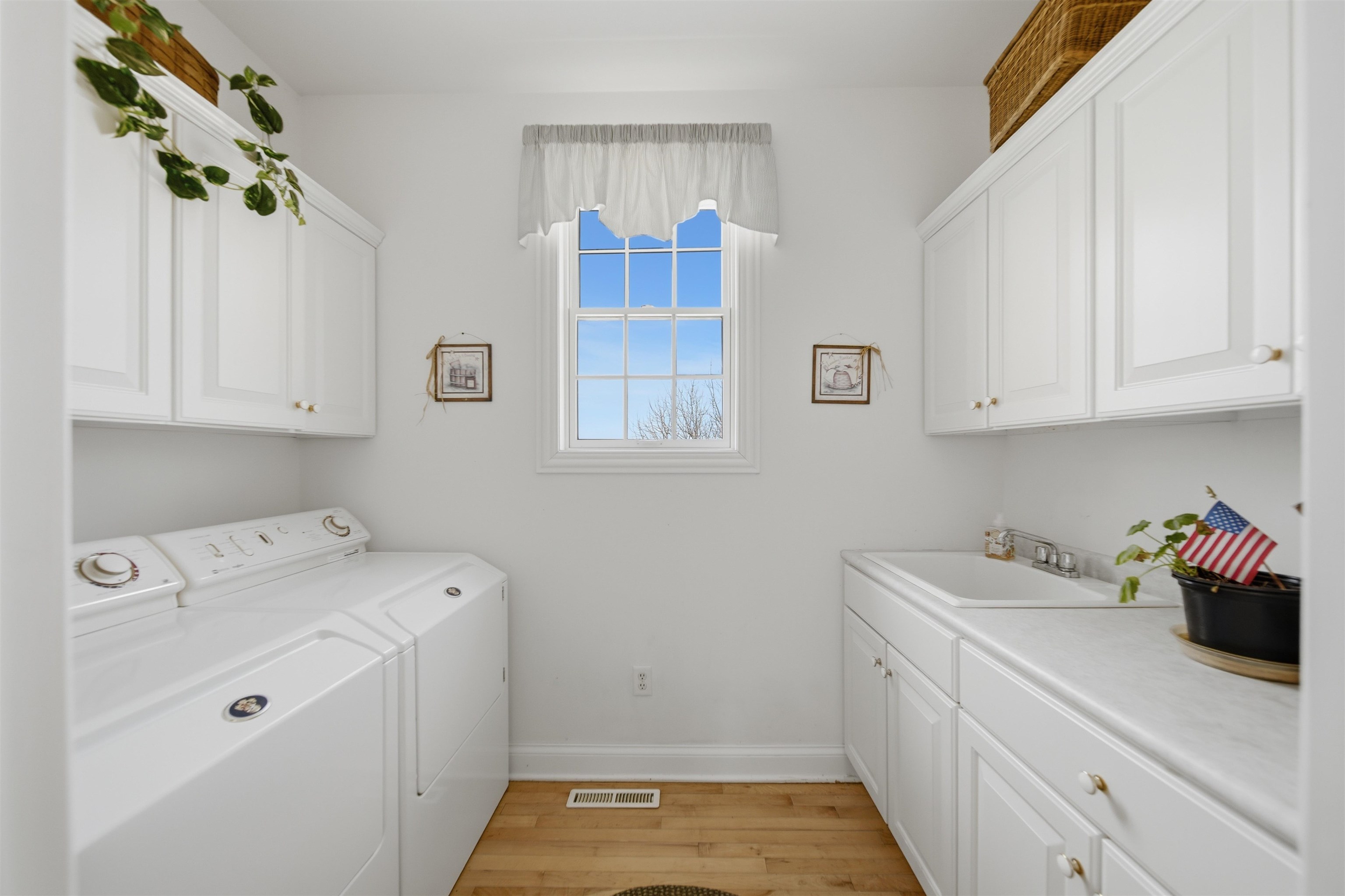 Lake Carroll, Illinois, 61046, United States, 5 Bedrooms Bedrooms, ,5 BathroomsBathrooms,Residential,Active,2035681