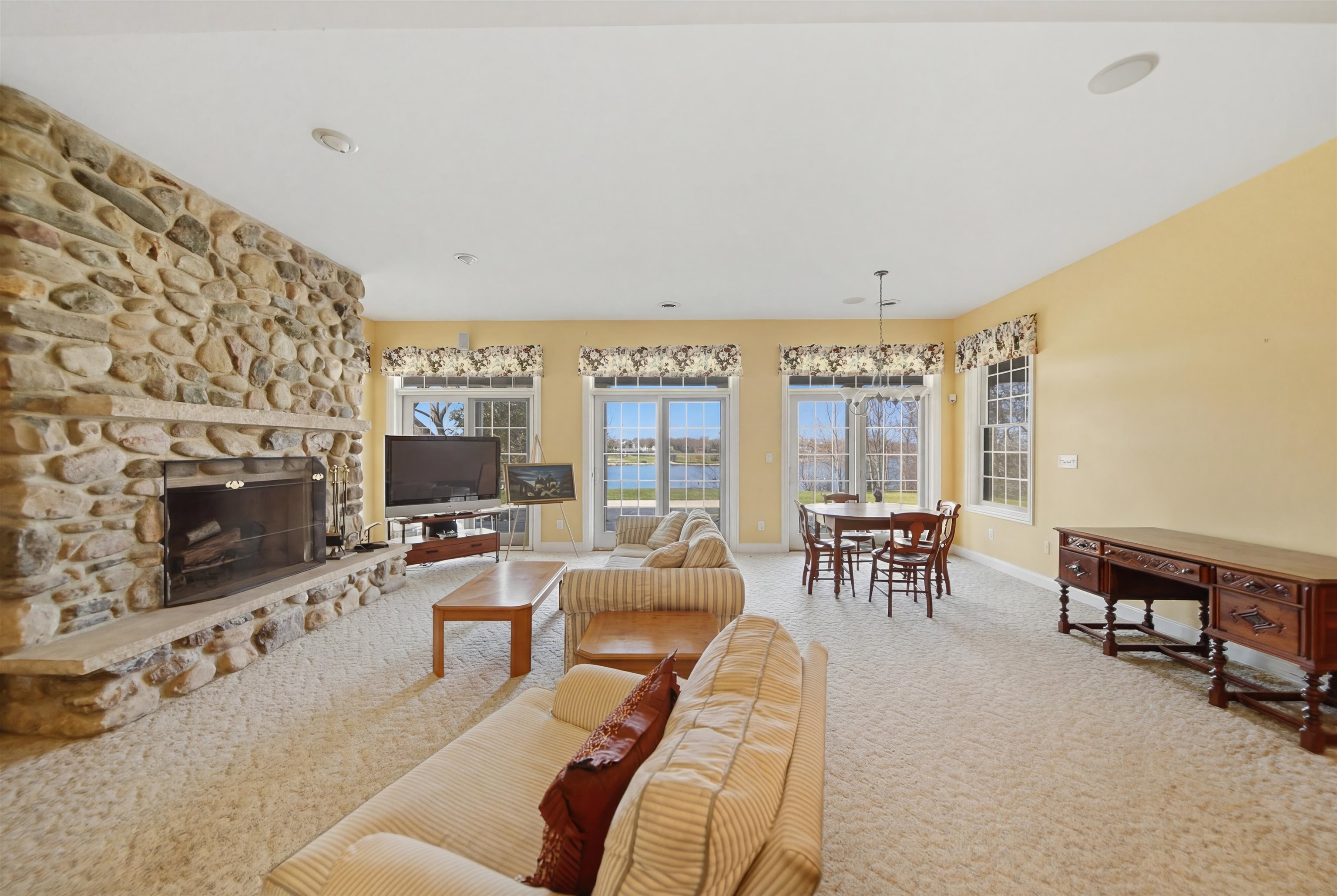 Lake Carroll, Illinois, 61046, United States, 5 Bedrooms Bedrooms, ,5 BathroomsBathrooms,Residential,Active,2035681