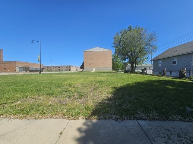 2134 Kishwaukee Street - Photo 2