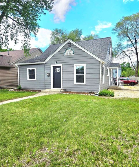 Homes For Sale - 1401 Barton Boulevard<br/> Winnebago County, ROCKFORD, IL 61103