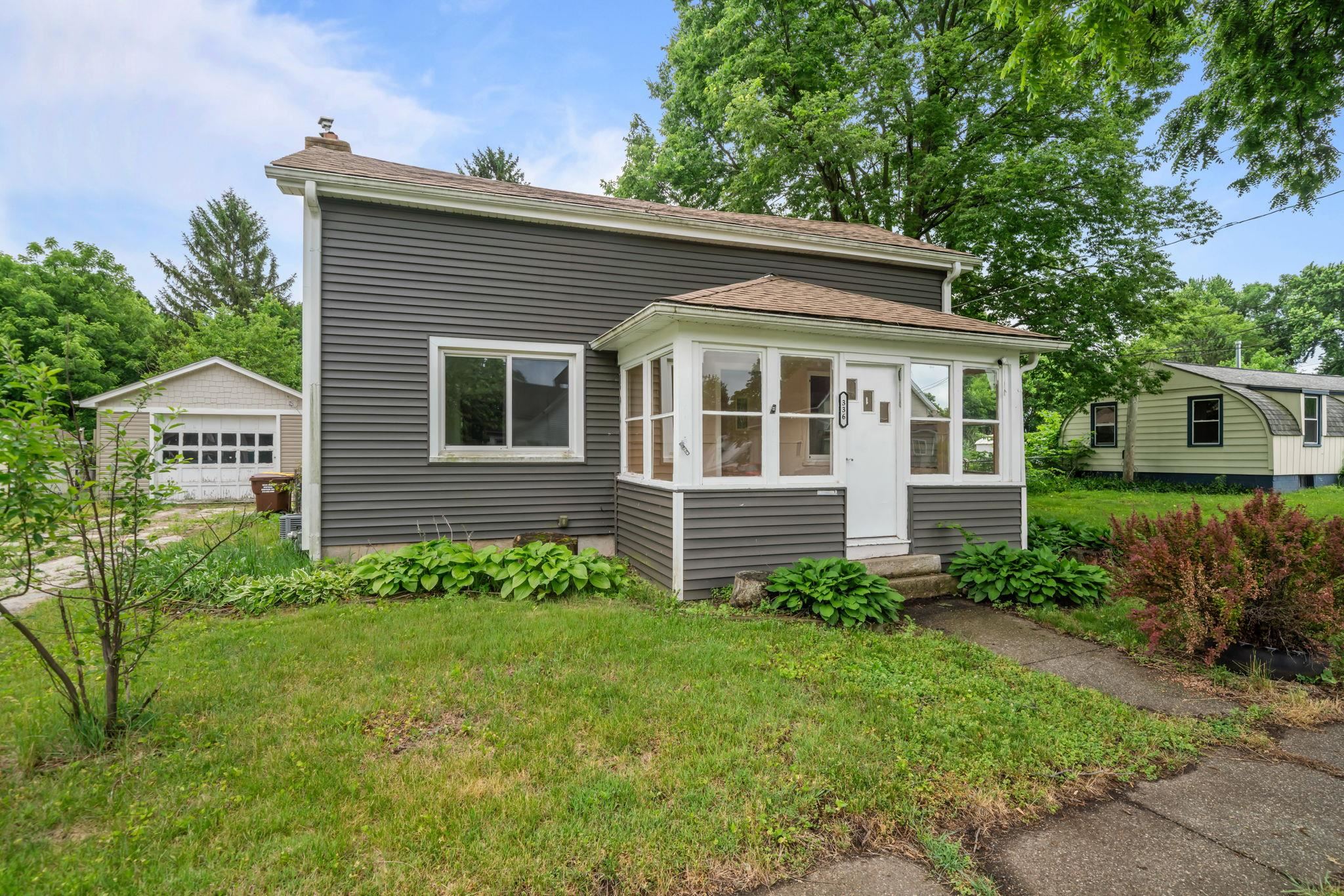Photo 1 of 31 — 336 W Menomonie Street, BELVIDERE, IL 61008