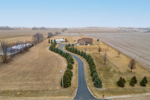 Homes For Sale - 10023 Auburn Road<br/> WINNEBAGO, IL 61088