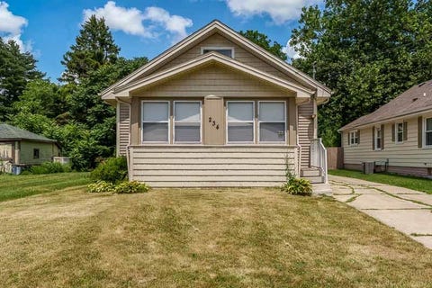 Homes For Sale - 234 Pearl Avenue<br/> LOVES PARK, IL 61111
