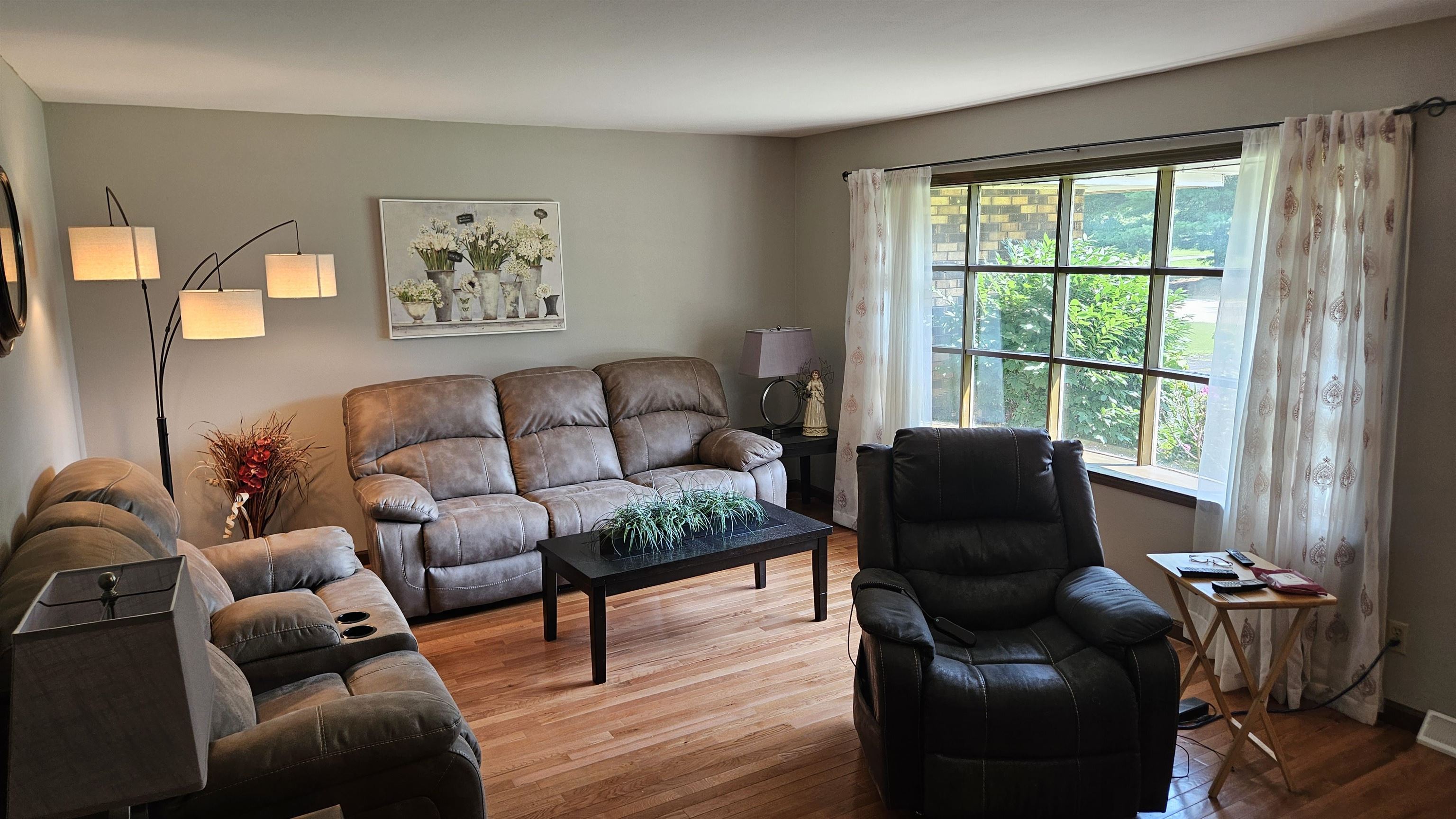 Rockford, Illinois 61114, United States, 3 Bedrooms Bedrooms, ,2 BathroomsBathrooms,Residential,Active,177411