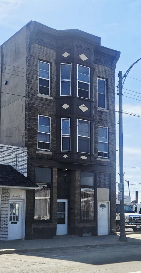 Multifamily For Sale - 211 E Stephenson St<br/> FREEPORT, IL 61032