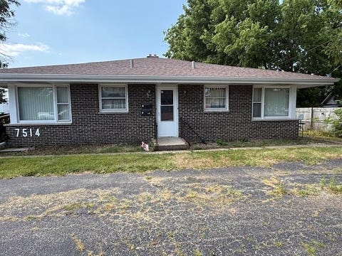 Homes For Sale - 7514 N 2nd Street<br/> MACHESNEY PARK, IL 61115
