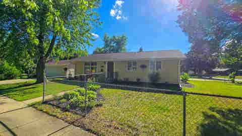 Homes For Sale - 2203 Wilmette Drive<br/> ROCKFORD, IL 61108