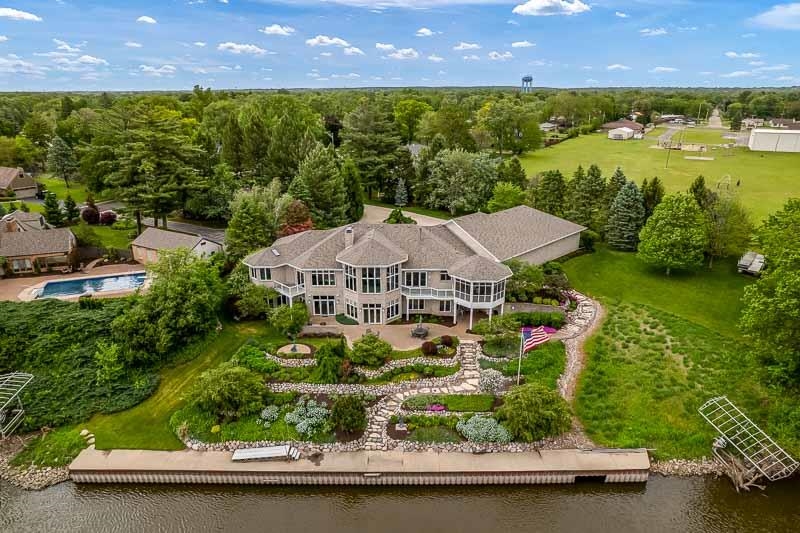 111 Sycamore Lane