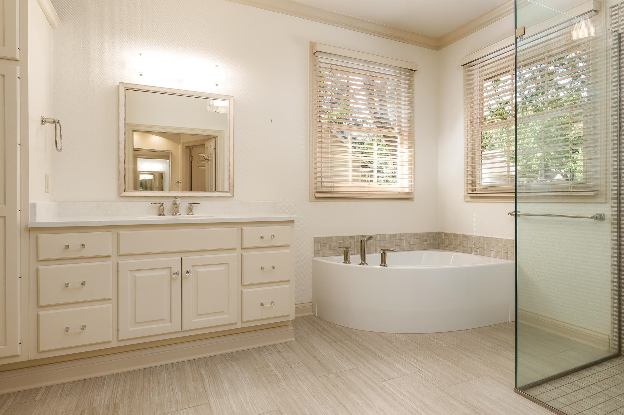 Rockford, Illinois 61114, United States, 4 Bedrooms Bedrooms, ,4 BathroomsBathrooms,Residential,Pending,45134