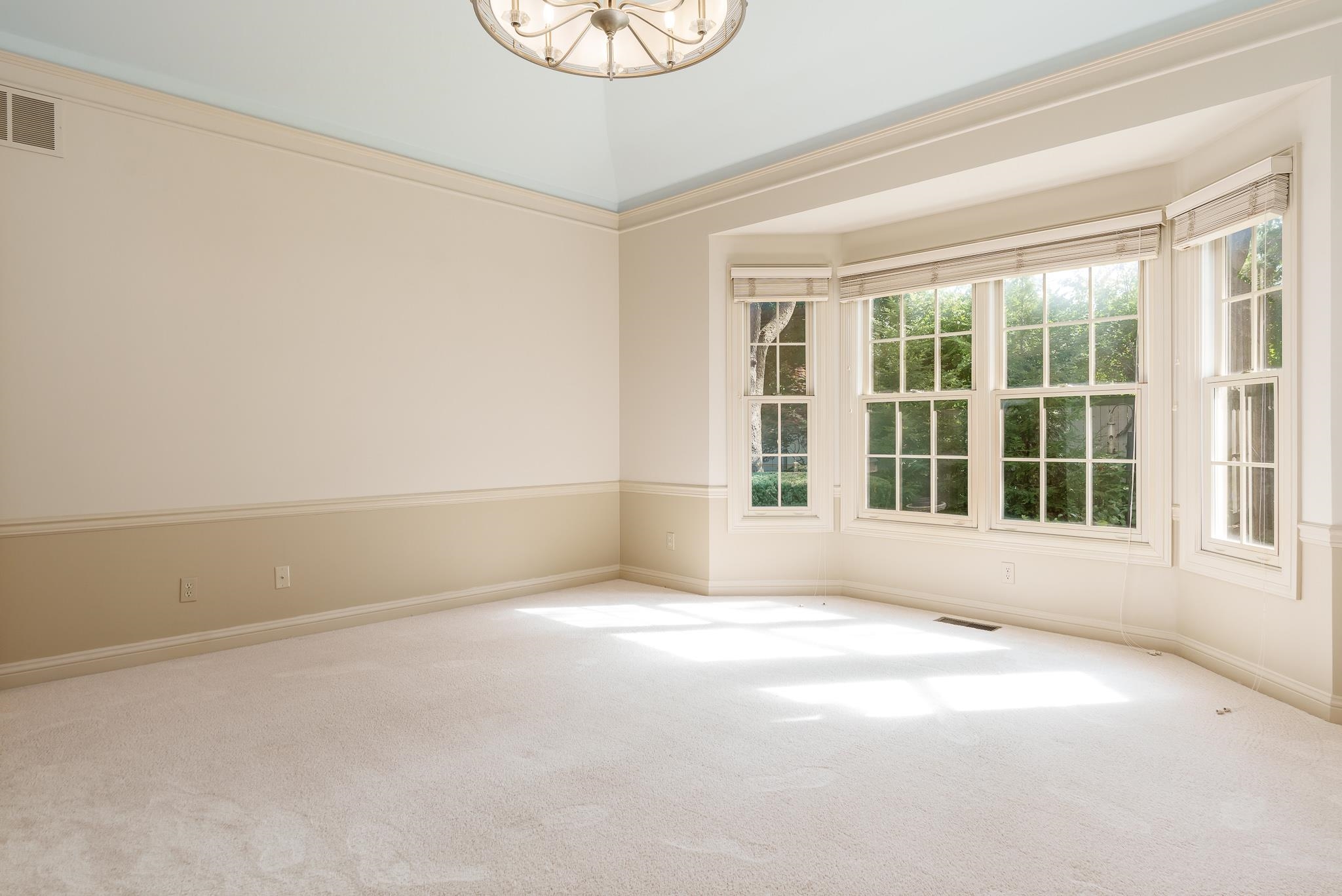 Rockford, Illinois 61114, United States, 4 Bedrooms Bedrooms, ,4 BathroomsBathrooms,Residential,Pending,45134