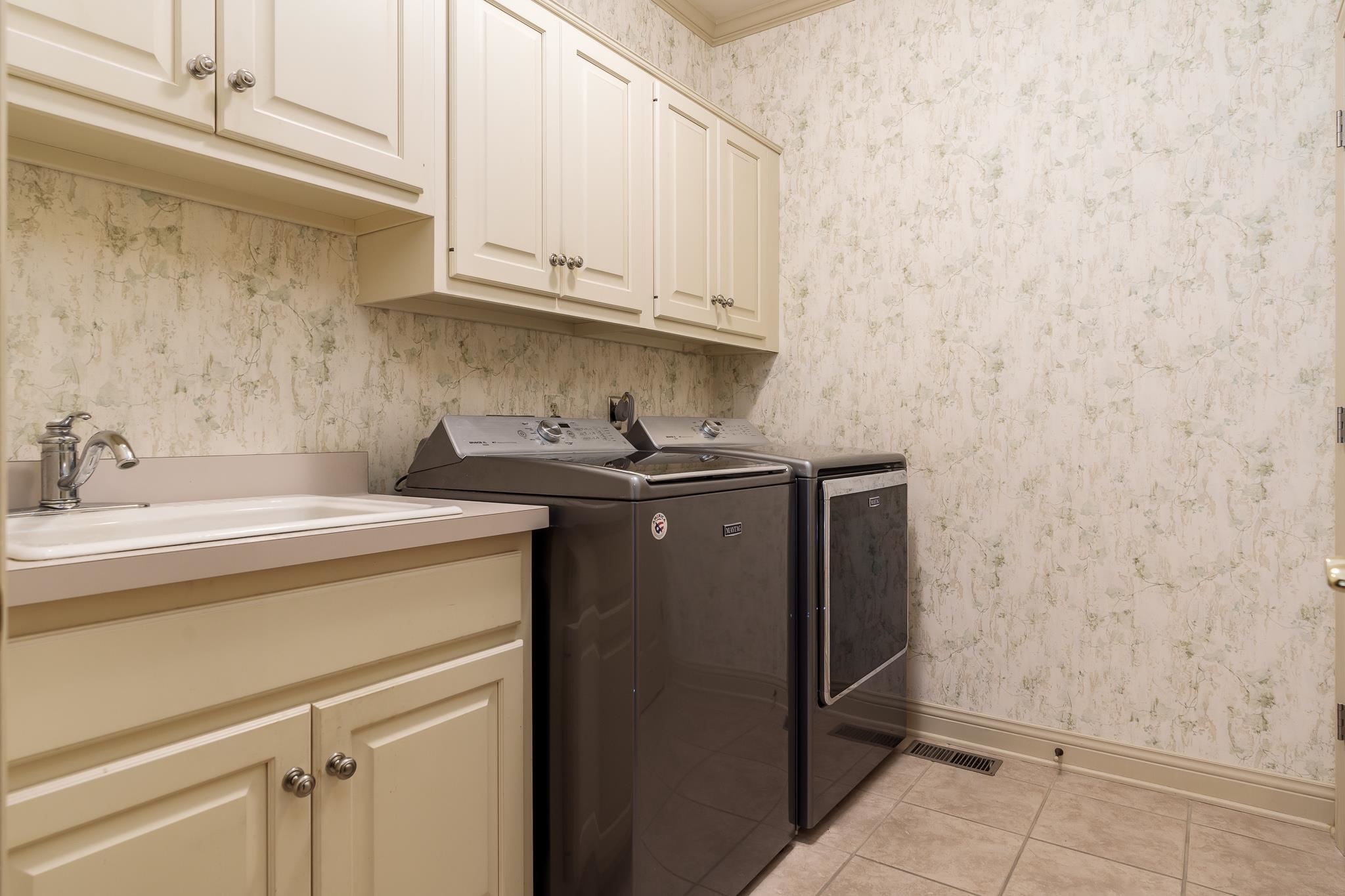 Rockford, Illinois 61114, United States, 4 Bedrooms Bedrooms, ,4 BathroomsBathrooms,Residential,Pending,45134