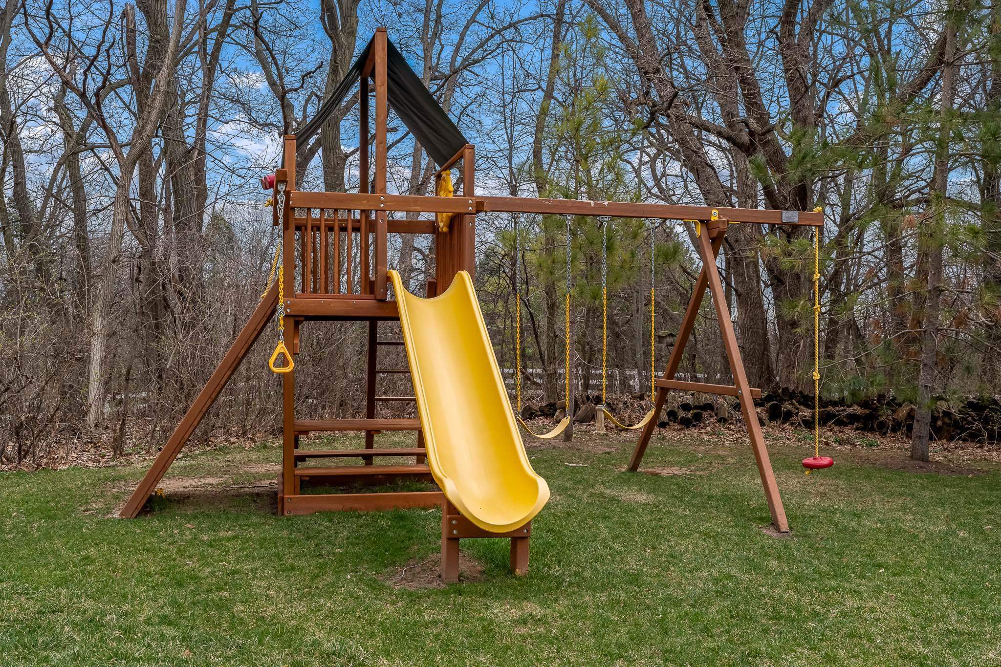 Belvidere, Illinois 61008, United States, 4 Bedrooms Bedrooms, ,4 BathroomsBathrooms,Residential,Pending,62337