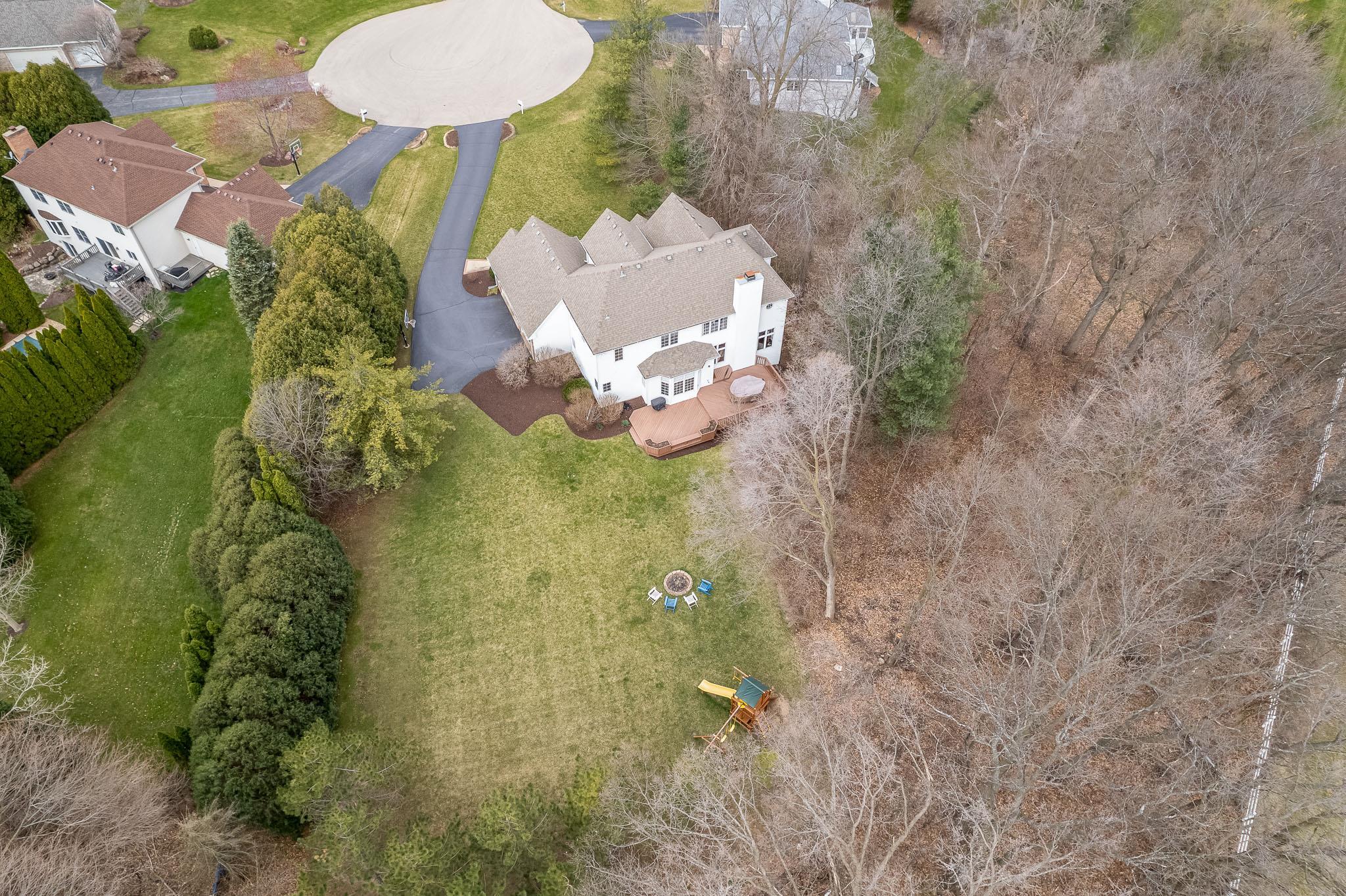 Belvidere, Illinois 61008, United States, 4 Bedrooms Bedrooms, ,4 BathroomsBathrooms,Residential,Pending,62337