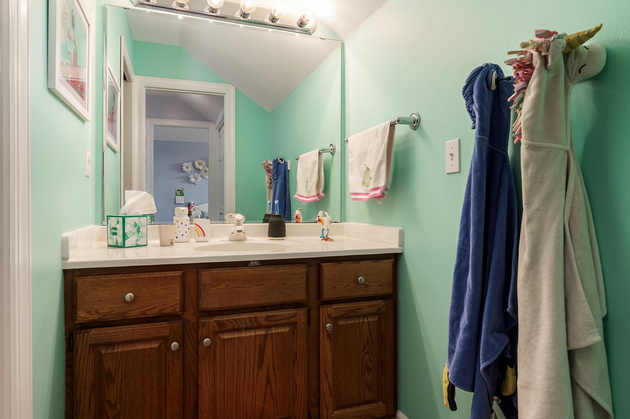 Belvidere, Illinois 61008, United States, 4 Bedrooms Bedrooms, ,4 BathroomsBathrooms,Residential,Pending,62337