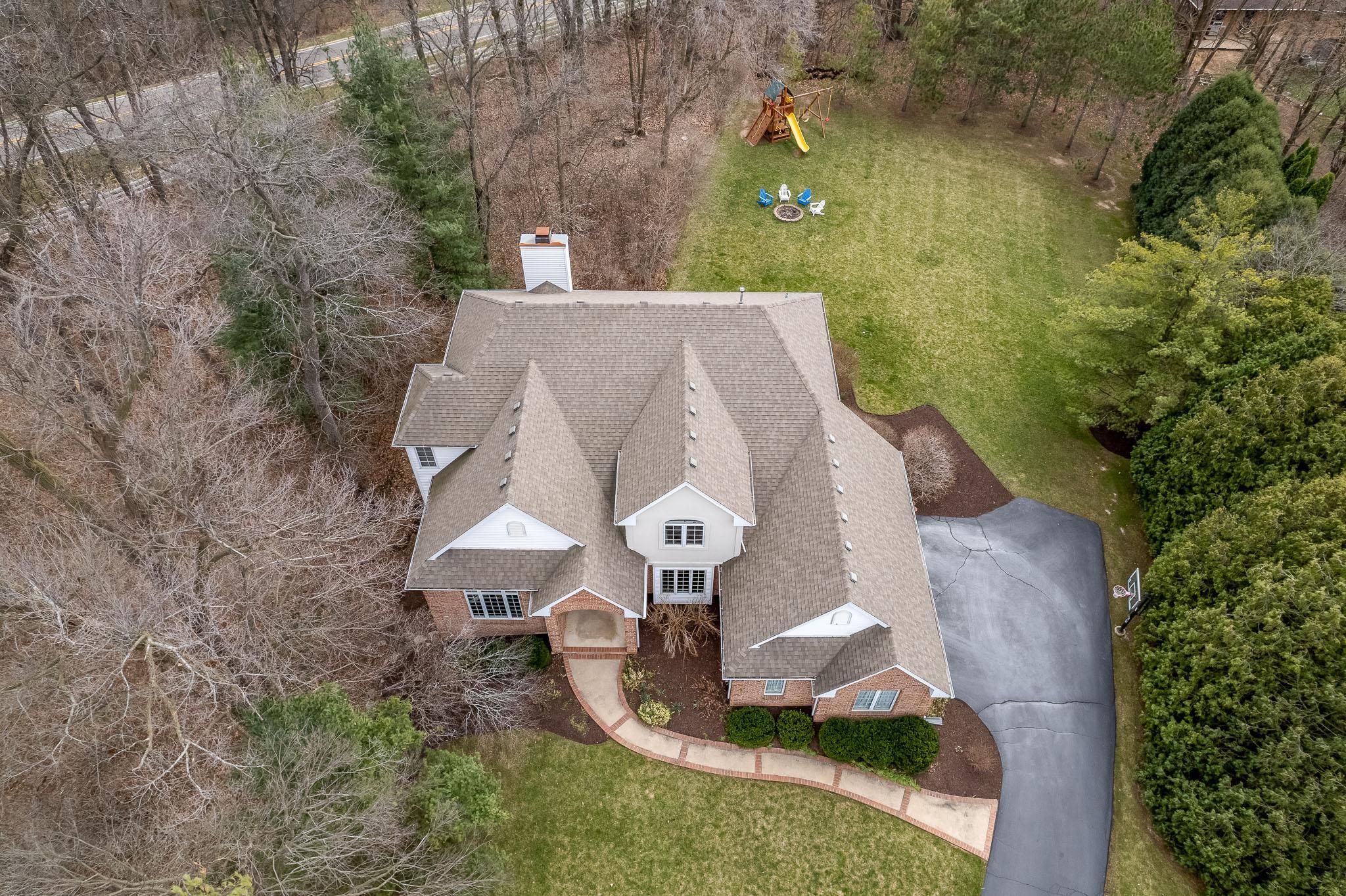 Belvidere, Illinois 61008, United States, 4 Bedrooms Bedrooms, ,4 BathroomsBathrooms,Residential,Pending,62337